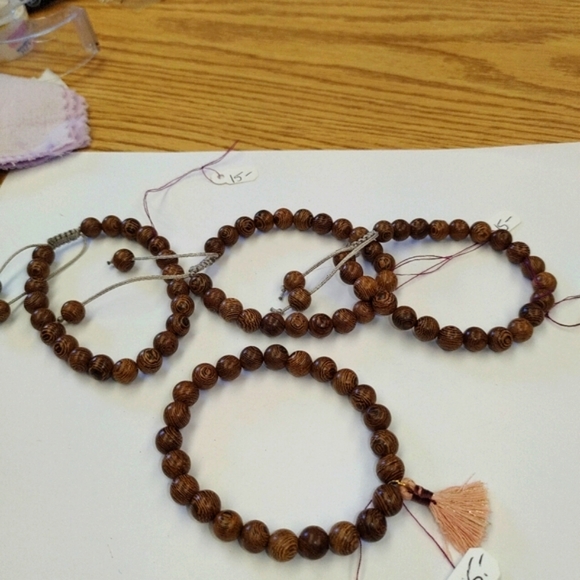 Sandlewood bracelets - Picture 5 of 6